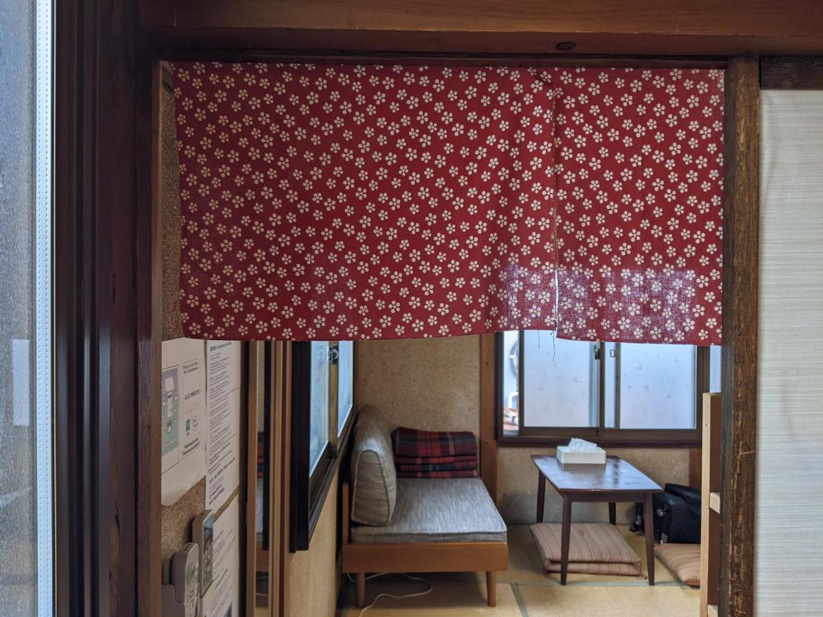 Guesthouse Tomaru Takayama  Extérieur photo